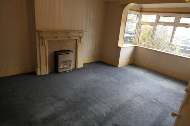 27 Lyndhurst Road, Thornton Heath, Surrey CR7 7PY 9