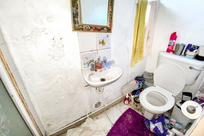 200 Thornhill Road, Surbiton KT6 7TF 9