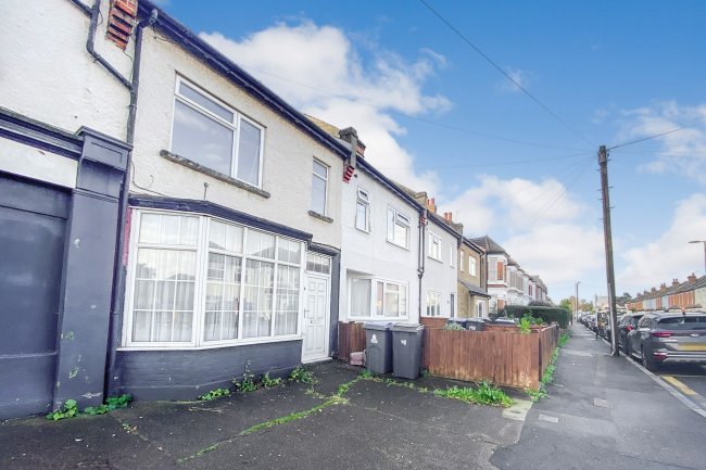 200 Thornhill Road, Surbiton KT6 7TF 9