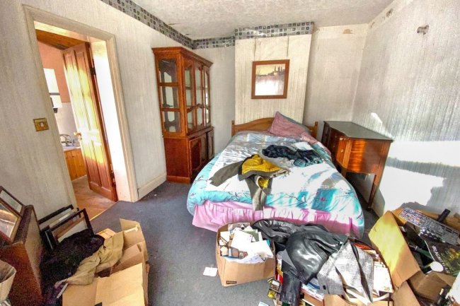 202 Thornhill Road, Surbiton KT6 7TF 8