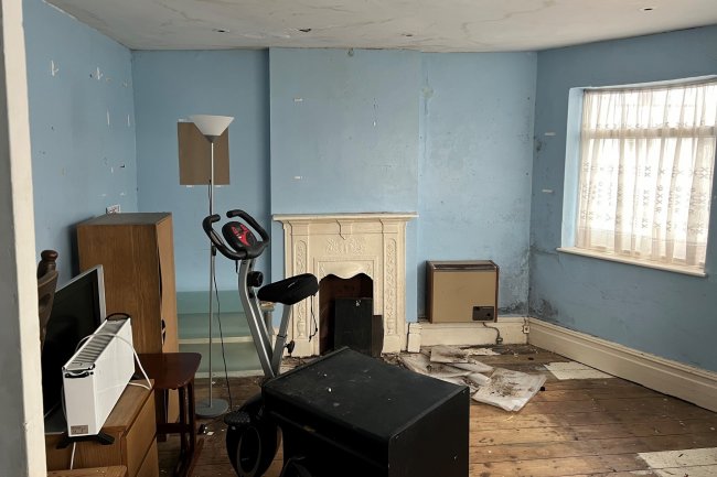 202 Thornhill Road, Surbiton KT6 7TF 8