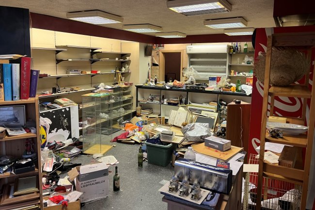 202 Thornhill Road, Surbiton KT6 7TF 8