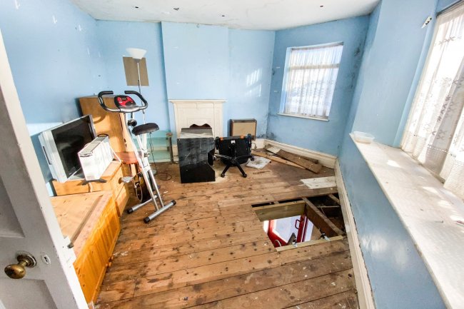 202 Thornhill Road, Surbiton KT6 7TF 8