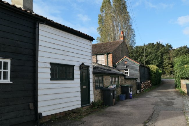 6 North End, Buckhurst Hill, Essex IG9 5RA
 5