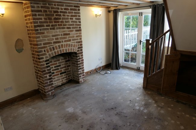 6 North End, Buckhurst Hill, Essex IG9 5RA
 5