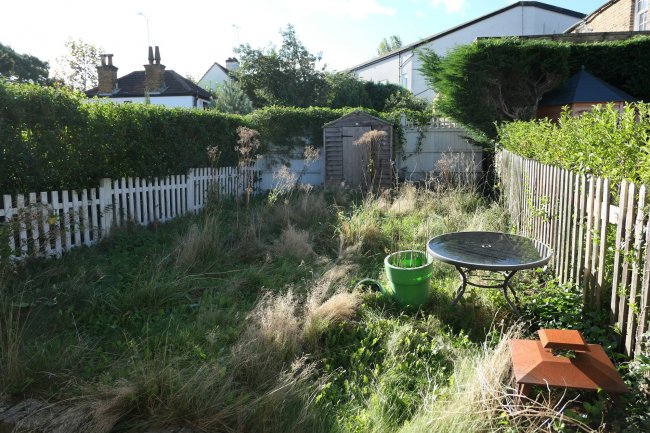 6 North End, Buckhurst Hill, Essex IG9 5RA
 5