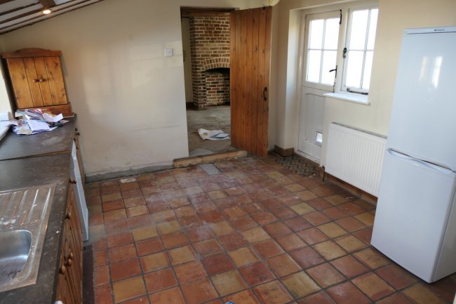 6 North End, Buckhurst Hill, Essex IG9 5RA
 5