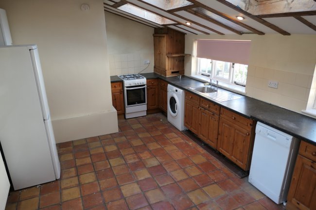 6 North End, Buckhurst Hill, Essex IG9 5RA
 5