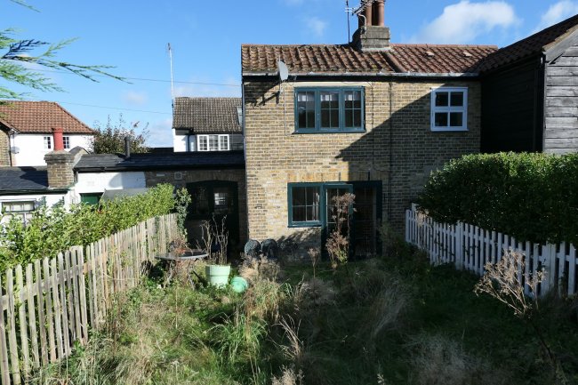 6 North End, Buckhurst Hill, Essex IG9 5RA
 5