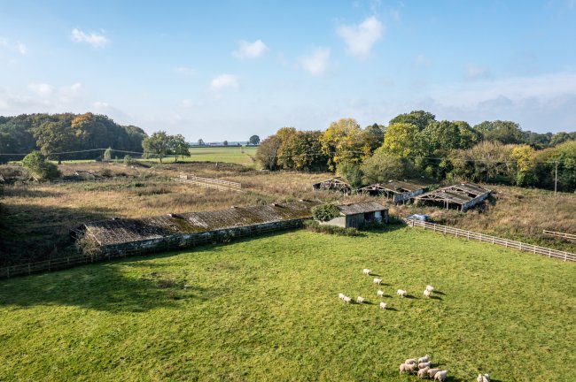 Kingsgate Farm, Great Missenden, Buckinghamshire HP16 9NW 
 9