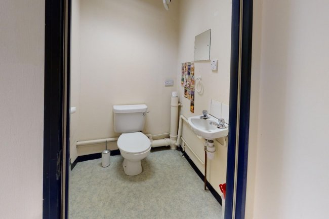 1B St Georges Road, Aldershot, Hampshire GU12 4LD 6