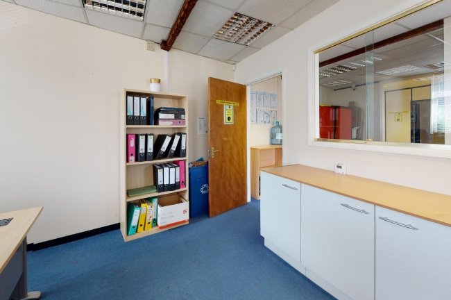 1B St Georges Road, Aldershot, Hampshire GU12 4LD 6