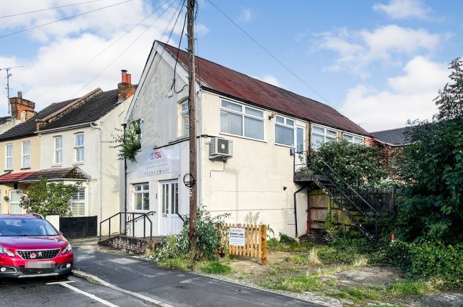 1B St Georges Road, Aldershot, Hampshire GU12 4LD 6