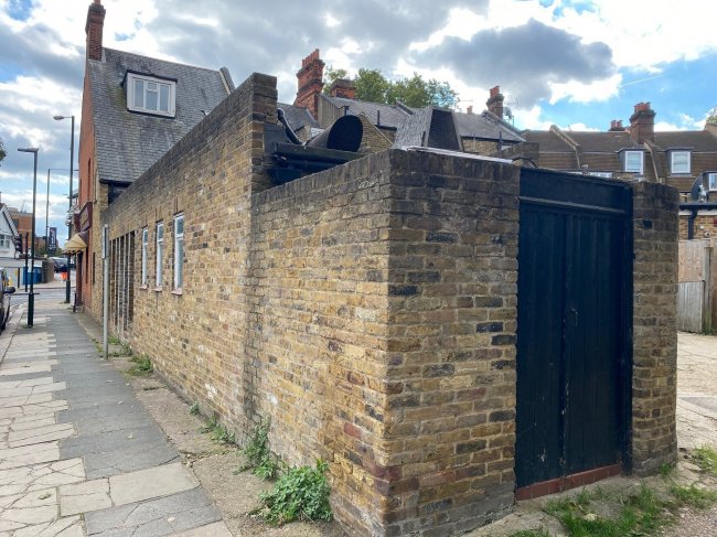 117 London Road, Twickenham TW1 1EE 9