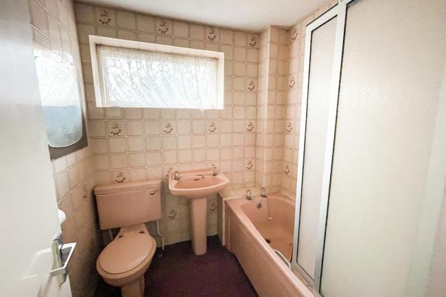 22 Stonechat Road, Billericay, Essex, CM11 2NX
 10