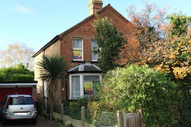 54 Wendover Road, Staines-on-Thames, Middlesex, TW18 3DD
 3