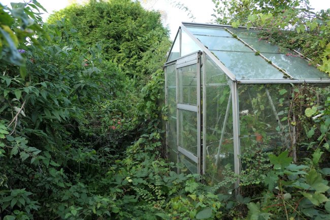 54 Wendover Road, Staines-on-Thames, Middlesex, TW18 3DD
 3