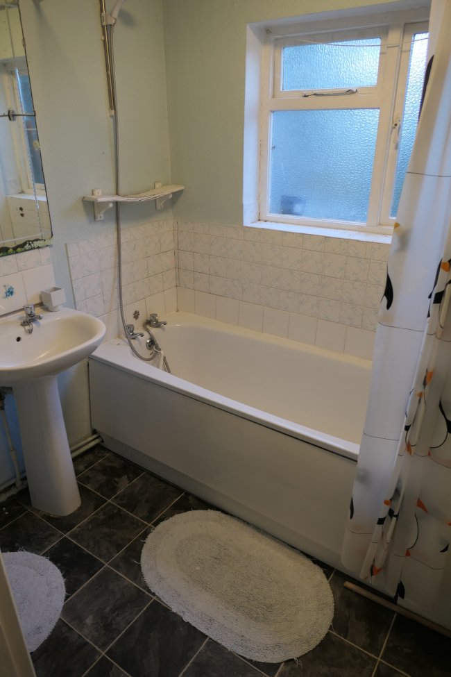 54 Wendover Road, Staines-on-Thames, Middlesex, TW18 3DD
 3