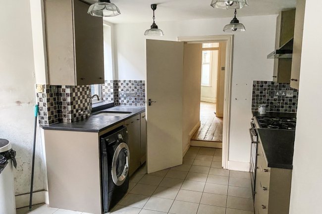 3a Walcorde Avenue, London, SE17 1LS
 6