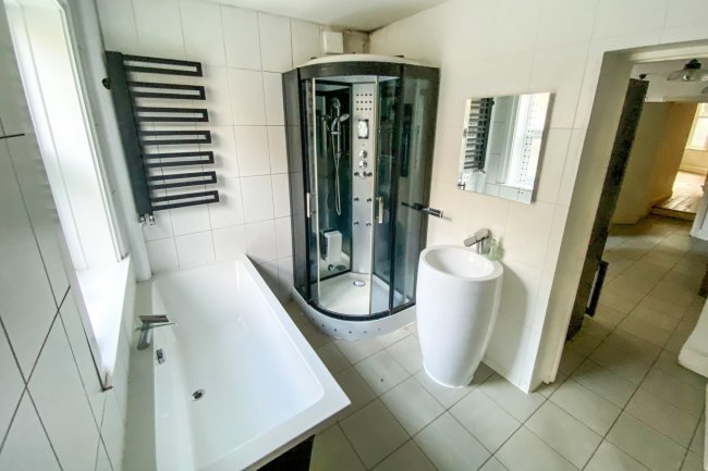 3a Walcorde Avenue, London, SE17 1LS
 6