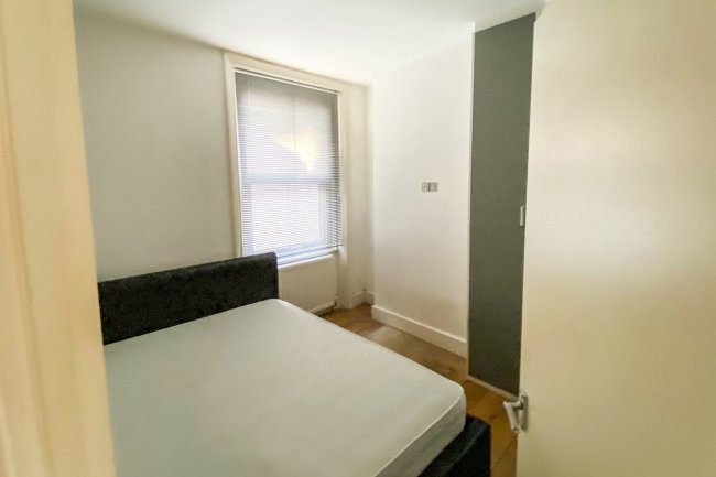 3a Walcorde Avenue, London, SE17 1LS
 6