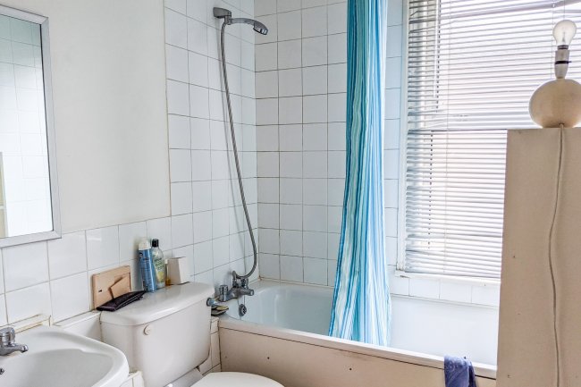 25A Lenham Road, Thornton Heath CR7 8QT
 1