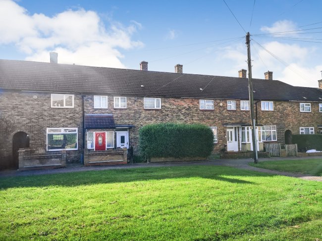 127 North Hill Drive, Romford, Essex RM3 7AF
 6