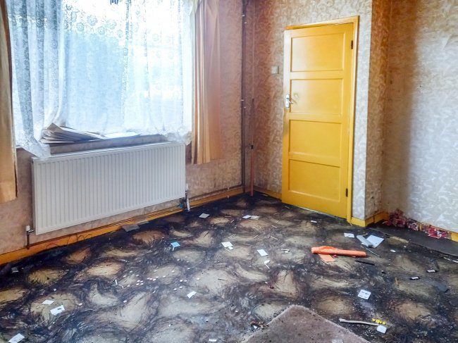 127 North Hill Drive, Romford, Essex RM3 7AF
 6