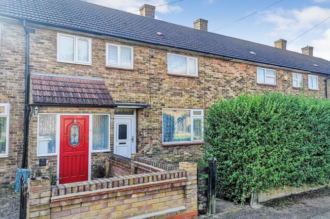 127 North Hill Drive, Romford, Essex RM3 7AF
 6