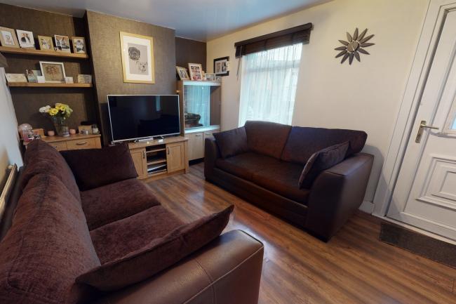 10 Leslie Park Road, East Croydon, CR0 6TN 2