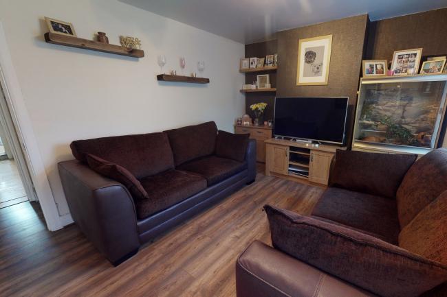 10 Leslie Park Road, East Croydon, CR0 6TN 2