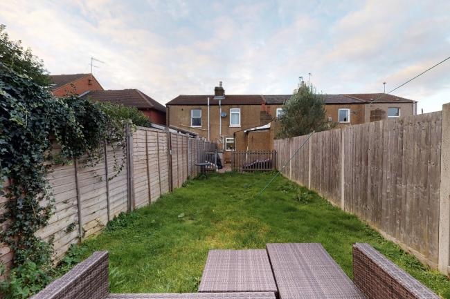 10 Leslie Park Road, East Croydon, CR0 6TN 2