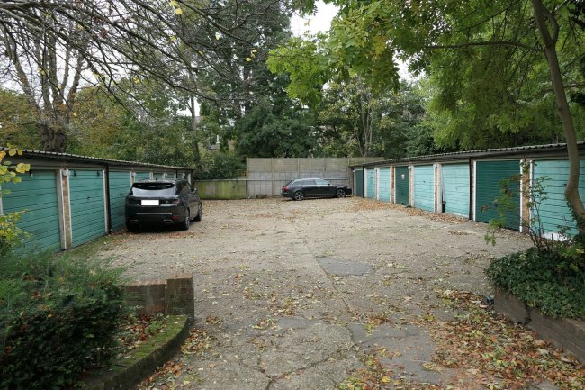 1-19 Wiltern Court, 29 Shoot-Up Hill, Cricklewood, London, NW2 3TY 7