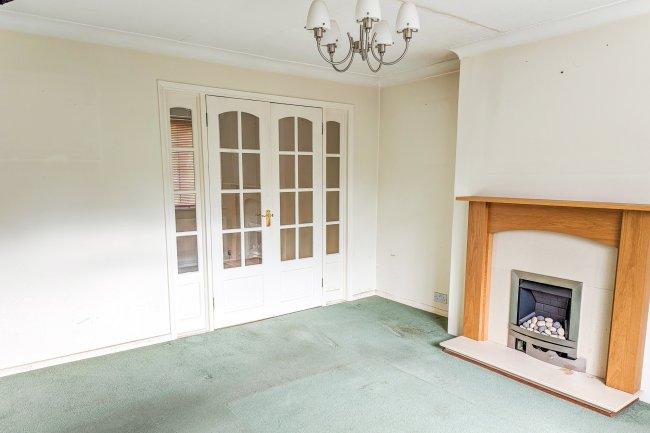 2 Sherwood Road, Knaphill, Woking, Surrey, GU21 2DE 5