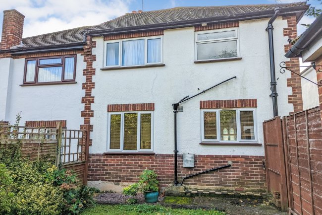 2 Sherwood Road, Knaphill, Woking, Surrey, GU21 2DE 5