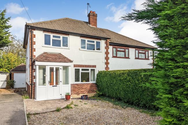 2 Sherwood Road, Knaphill, Woking, Surrey, GU21 2DE 5
