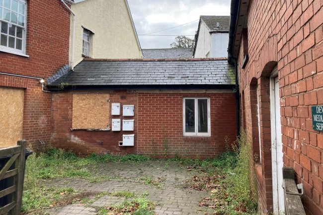 The Red House, St. Lawrence Green, Crediton, Devon EX17 3LN 4