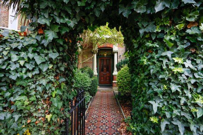 29 Harvard Road, Chiswick, London W4 4EA 10