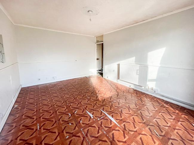 7 Gayton House, Chiltern Road, London, E3 4BX 3