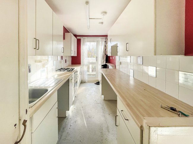 7 Gayton House, Chiltern Road, London, E3 4BX 3