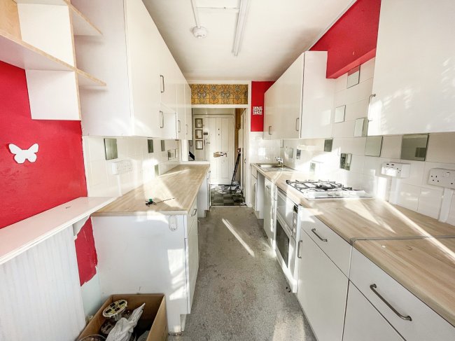 7 Gayton House, Chiltern Road, London, E3 4BX 3