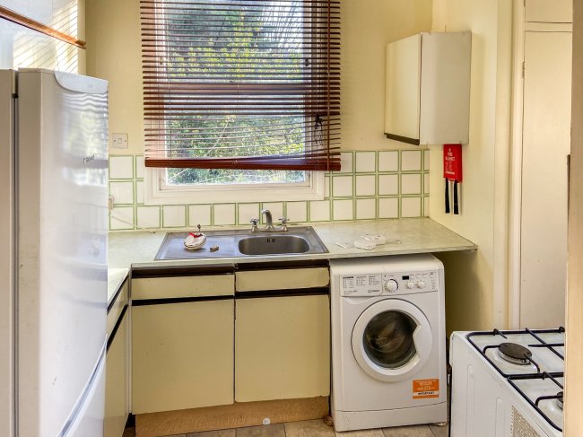 33a Danehurst Street, Fulham, London SW6 6SA 3