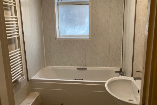 Flat 1, 46 Brixton Road, Oval, London, SW9 6BT 5