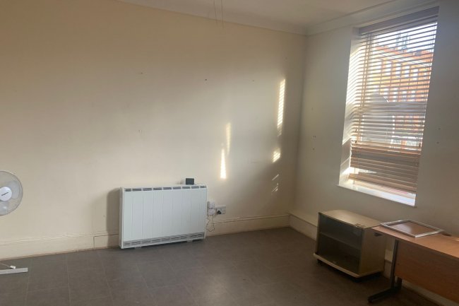 Flat 1, 46 Brixton Road, Oval, London, SW9 6BT 5