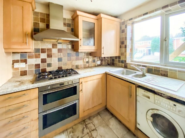 12 Cosford Close, Bishopstoke, Eastleigh, Hampshire SO50 8PQ 1