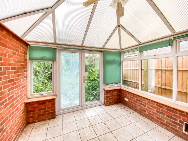 12 Cosford Close, Bishopstoke, Eastleigh, Hampshire SO50 8PQ 1