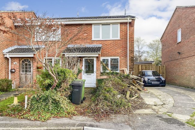 12 Cosford Close, Bishopstoke, Eastleigh, Hampshire SO50 8PQ 1