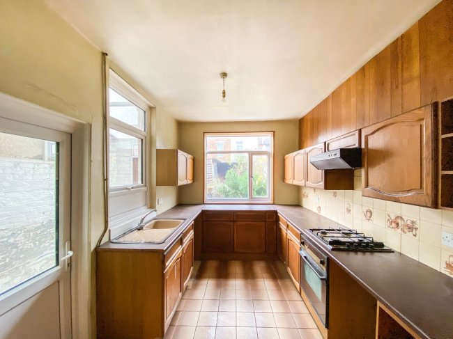 45 Folkestone Road, Portsmouth, Hampshire, PO3 6LP 4