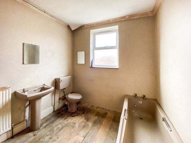 45 Folkestone Road, Portsmouth, Hampshire, PO3 6LP 4