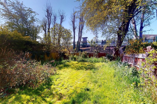 22 Spencer Road, Isleworth, Middlesex TW7 4BH 6